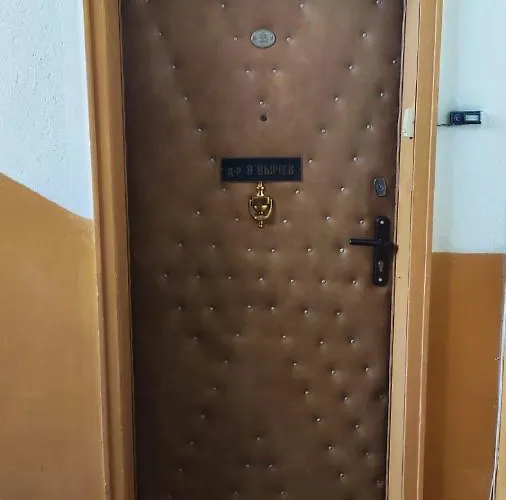 Lidda In Residential Area شقة فارنا