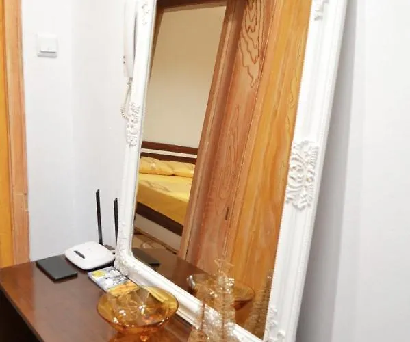 Lidda In Residential Area شقة فارنا